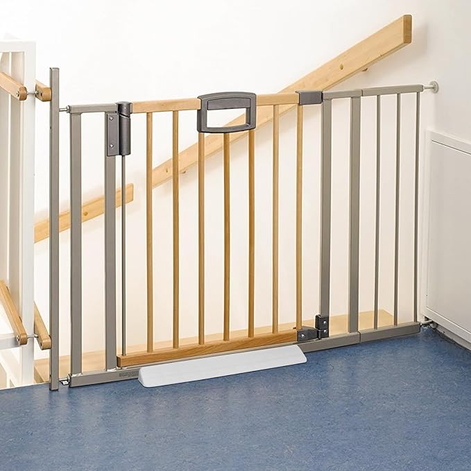 Fence Support Feet and Dog Gate Ramp Accessories Anti-kick Pedal Safety Gate Hardware for Stair and Doorway Guardrail Sturdy Railing Fixing Parts